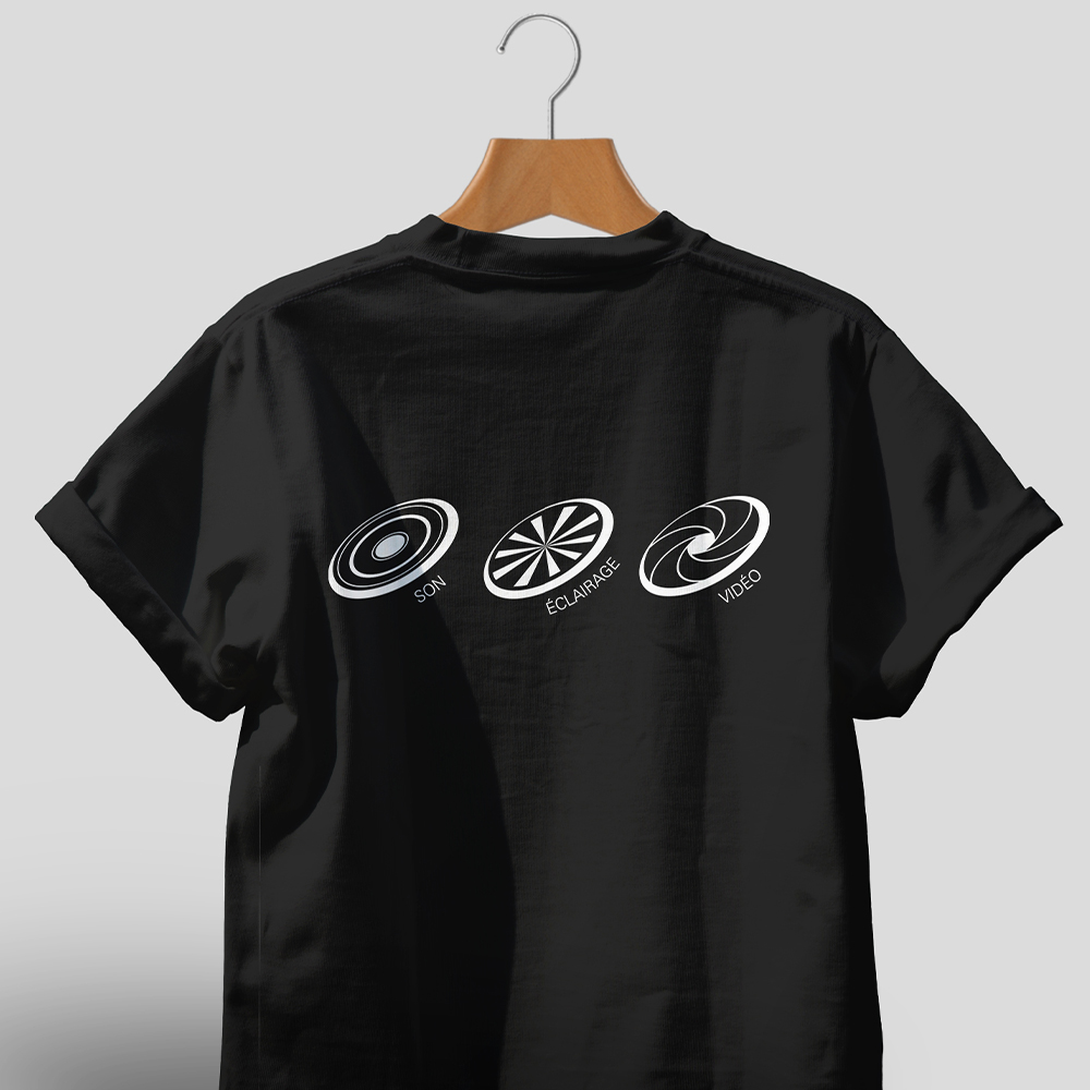 Tshirt noir avce pictogramme au dos représentant les pôles de service (éclairage, son, vidéo)